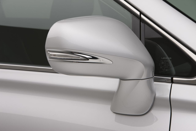 Illustration for article titled 2010 Lexus RX 350 and RX 450h Push Bland to New Heights
